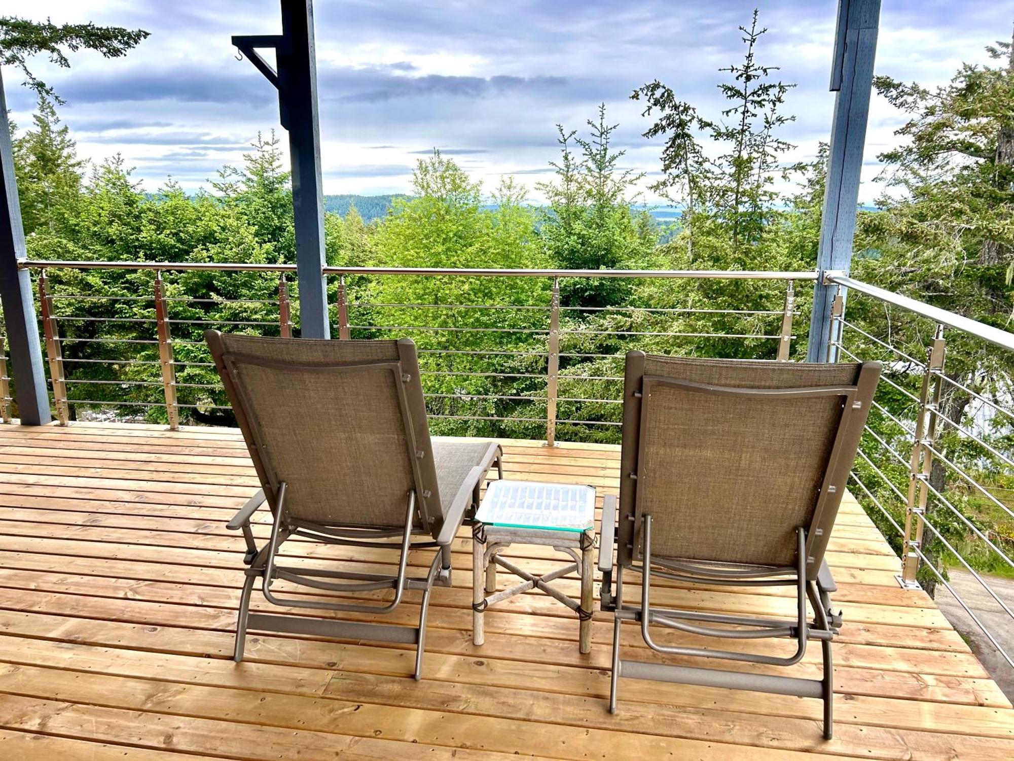 Shangri-La Oceanfront Vacation Home Bedwell Harbour Exterior photo
